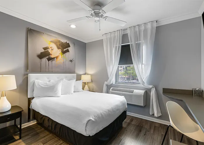 West Loop, Surestay Collection By Western